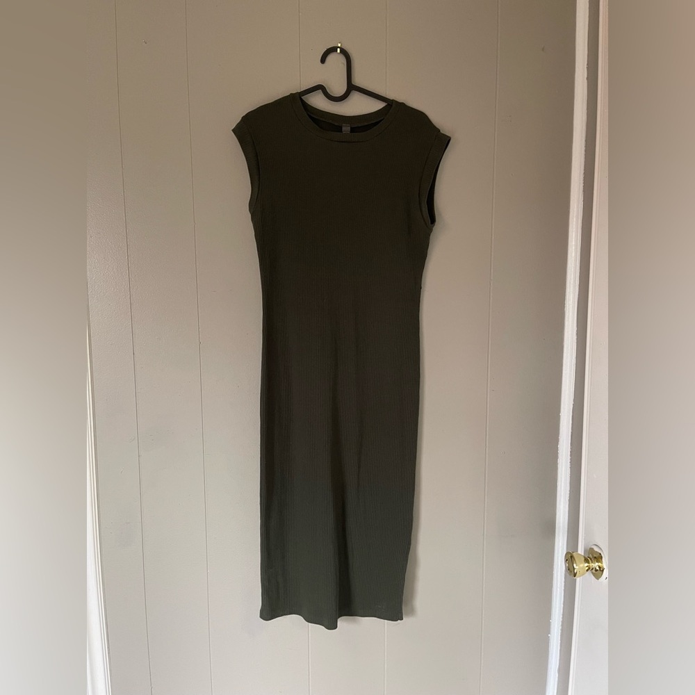 Alya Forest Green Midi Dress
